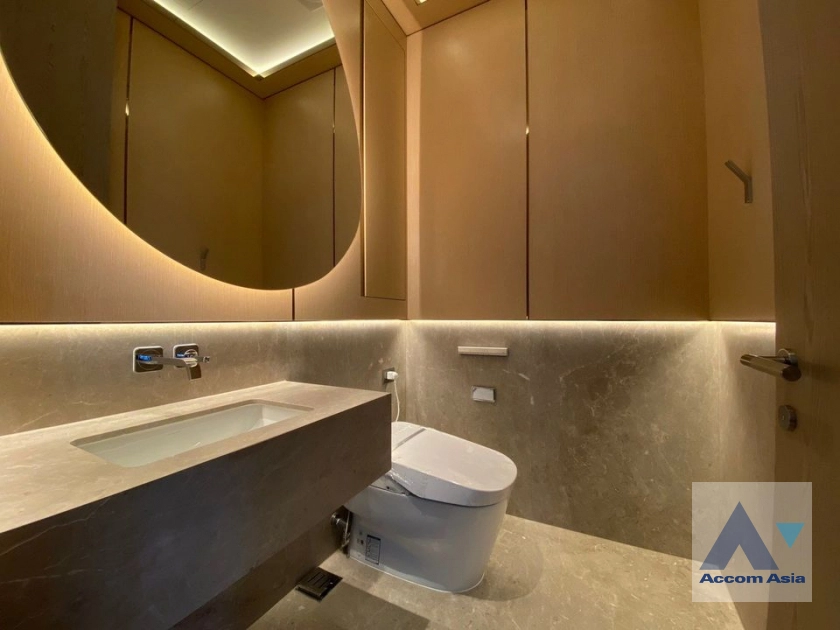 17  2 br Condominium For Rent in Ploenchit ,Bangkok BTS Chitlom at Scope Langsuan AA41302