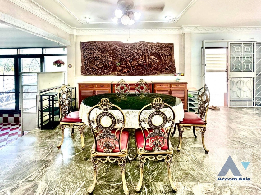 17  7 br House For Rent in Dusit ,Bangkok  AA41313