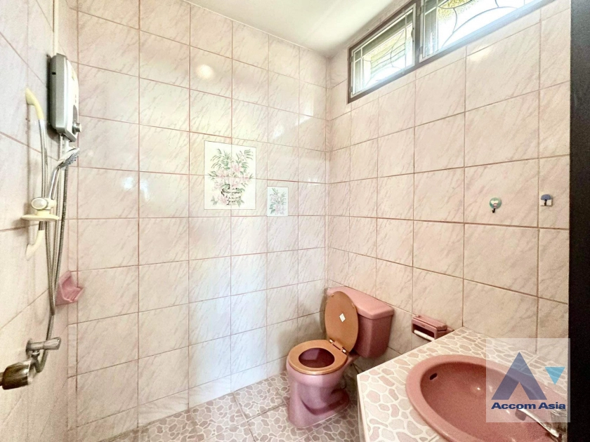 39  7 br House For Rent in Dusit ,Bangkok  AA41313