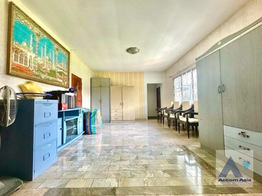 31  7 br House For Rent in Dusit ,Bangkok  AA41313