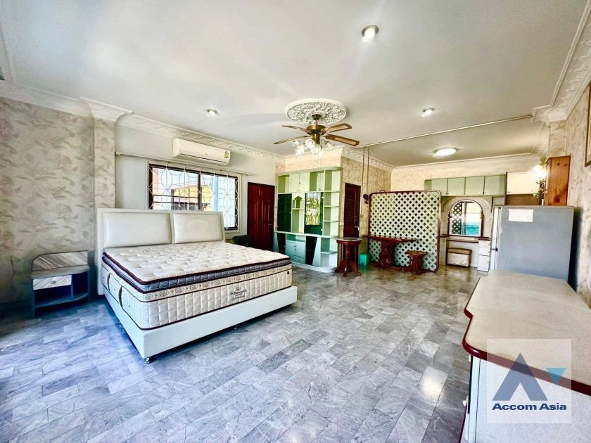 25  7 br House For Rent in Dusit ,Bangkok  AA41313