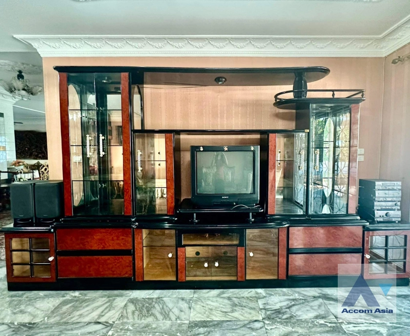 5  7 br House For Rent in Dusit ,Bangkok  AA41313