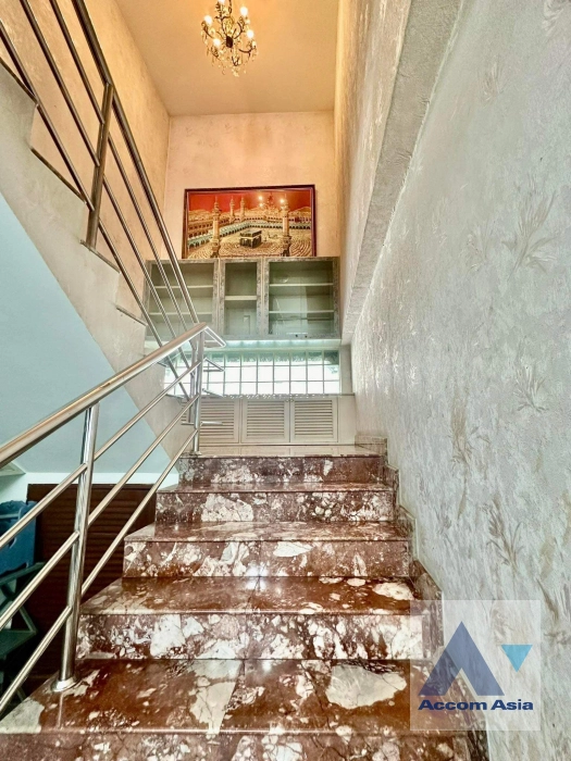 22  7 br House For Rent in Dusit ,Bangkok  AA41313