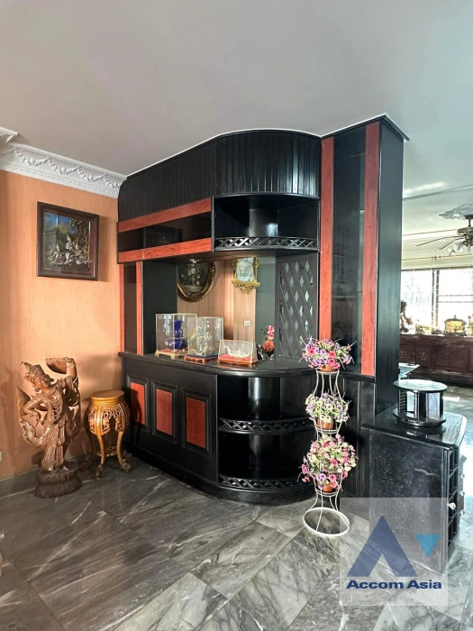 35  7 br House For Rent in Dusit ,Bangkok  AA41313