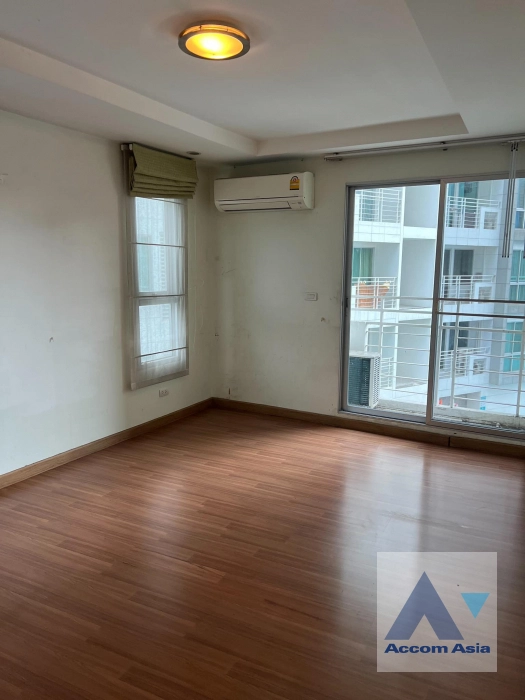 4  2 br Condominium For Sale in  ,Bangkok BTS Saphan-Kwai at Harmony Living Phaholyothin AA41314