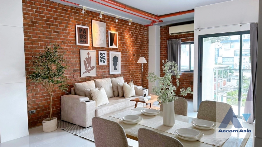 unit 1 Bedroom  Apartment For Rent in Sukhumvit, Bangkok  near BTS Ekkamai (AA41319)