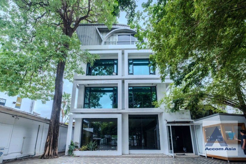  2  4 br House For Rent in Sukhumvit ,Bangkok BTS Phrom Phong AA41323