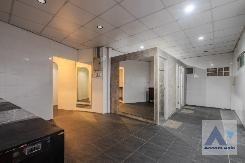 5  4 br House For Rent in Sukhumvit ,Bangkok BTS Phrom Phong AA41323