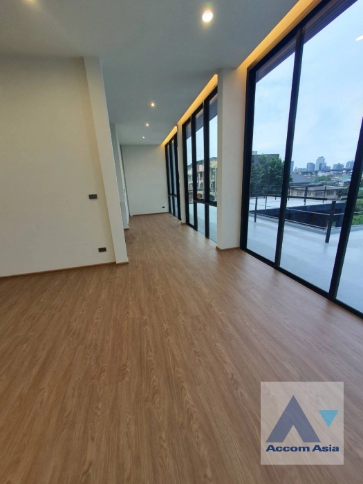 15  5 br House For Rent in Sukhumvit ,Bangkok BTS Bang Chak AA41324