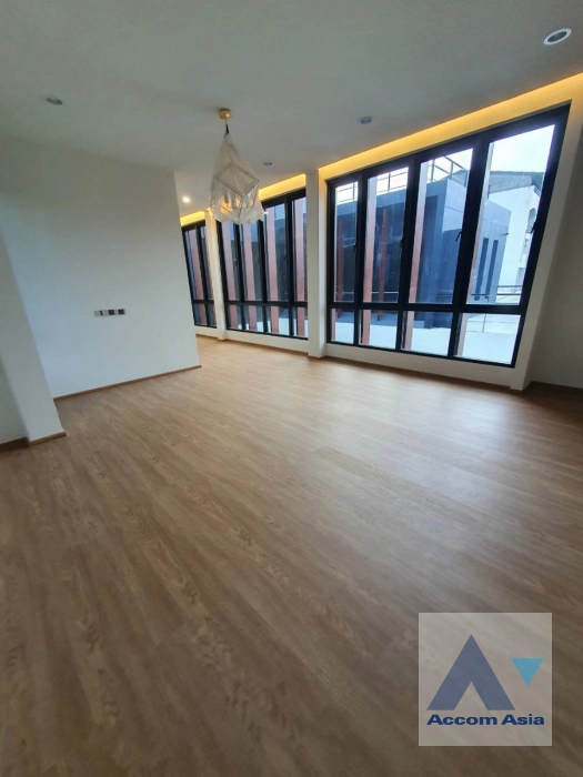 16  5 br House For Rent in Sukhumvit ,Bangkok BTS Bang Chak AA41324