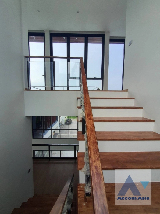 12  5 br House For Rent in Sukhumvit ,Bangkok BTS Bang Chak AA41324