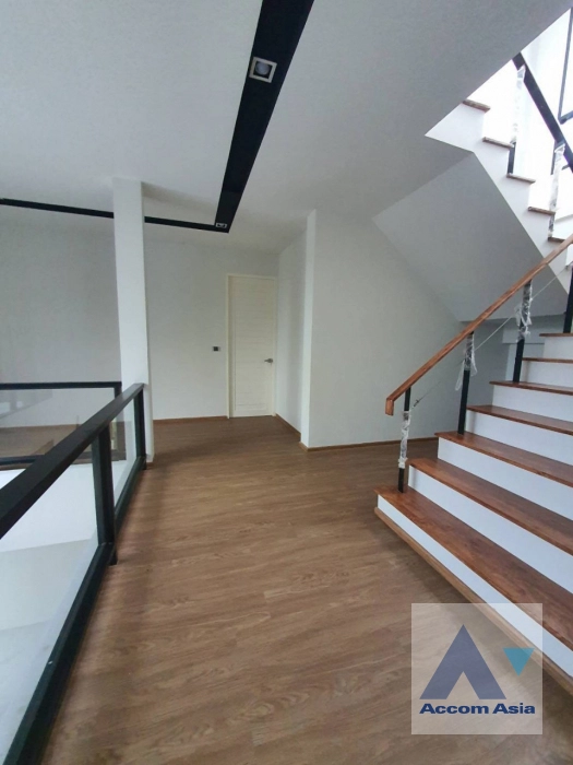 9  5 br House For Rent in Sukhumvit ,Bangkok BTS Bang Chak AA41324