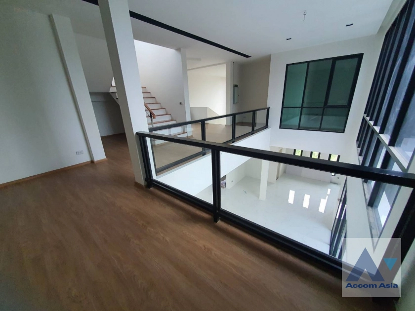 18  5 br House For Rent in Sukhumvit ,Bangkok BTS Bang Chak AA41324