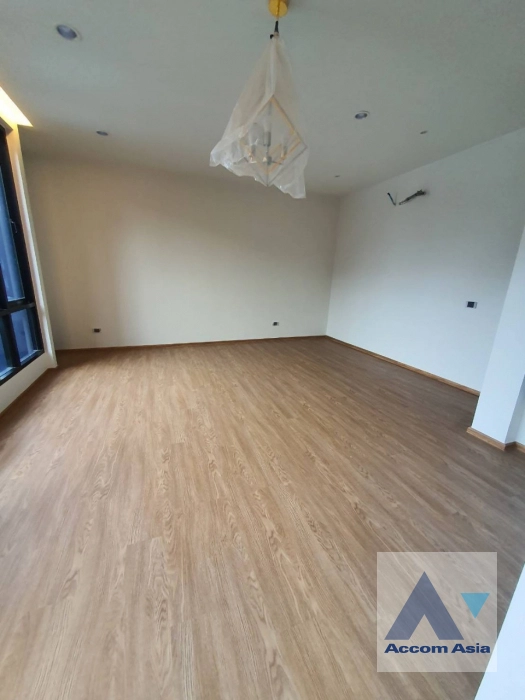 10  5 br House For Rent in Sukhumvit ,Bangkok BTS Bang Chak AA41324