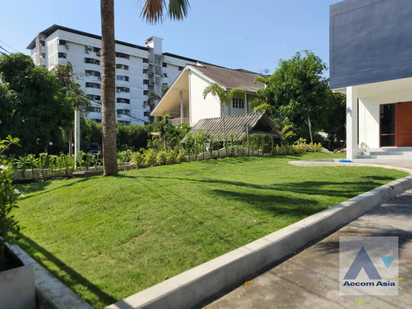  1  5 br House for rent and sale in Sukhumvit ,Bangkok BTS Bang Chak AA41324