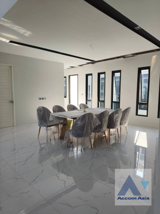 unitLuxury, Fully Furnished |  5 Bedrooms  House For Rent & Sale in Sukhumvit, Bangkok  near BTS Bang Chak (AA41324)