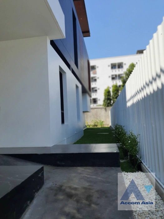 13  5 br House for rent and sale in Sukhumvit ,Bangkok BTS Bang Chak AA41324