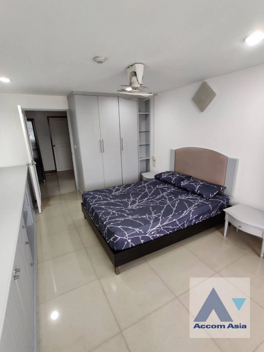 unit 3 Bedrooms  Condominium For Rent & Sale in Sukhumvit, Bangkok  near BTS Ekkamai (AA41341)