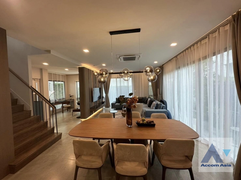 unit 4 Bedrooms  House For Rent & Sale in Samutprakan, Samutprakan  (AA41348)