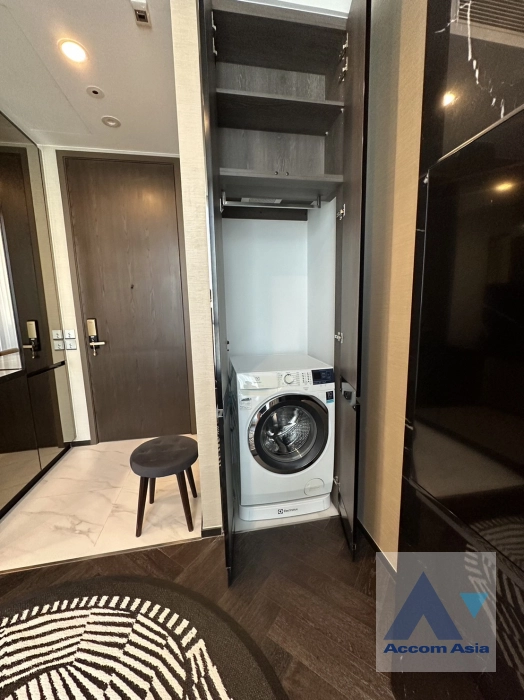 unit 1 Bedroom  Condominium For Sale in Sukhumvit, Bangkok  near BTS Thong Lo (AA41350)