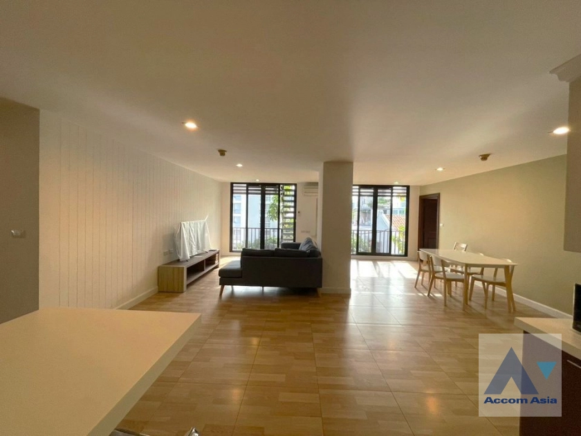  Cross Creek Condominium  3 Bedroom for Rent BTS Ekkamai in Sukhumvit Bangkok