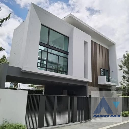 unit 4 Bedrooms  House For Rent & Sale in Latkrabang, Bangkok  near ARL Ban Thap Chang (AA41353)