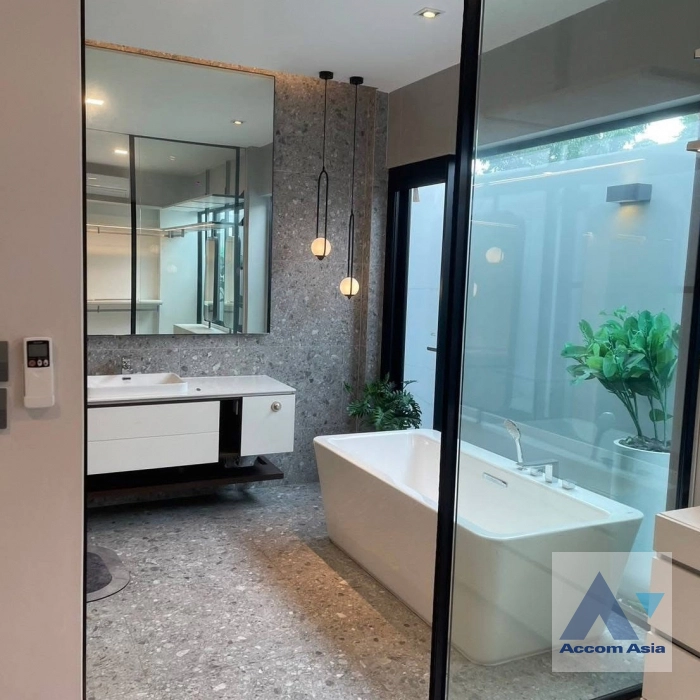 10  4 br House for rent and sale in Latkrabang ,Bangkok ARL Ban Thap Chang at Nantawan Rama 9-Srinakarin AA41353