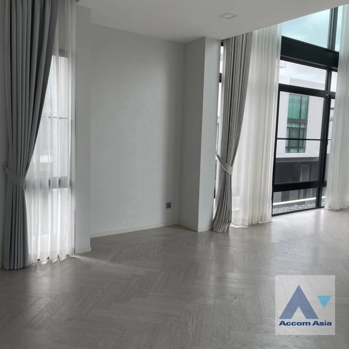 7  4 br House for rent and sale in Latkrabang ,Bangkok ARL Ban Thap Chang at Nantawan Rama 9-Srinakarin AA41353