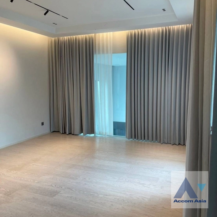 4  4 br House for rent and sale in Latkrabang ,Bangkok ARL Ban Thap Chang at Nantawan Rama 9-Srinakarin AA41353