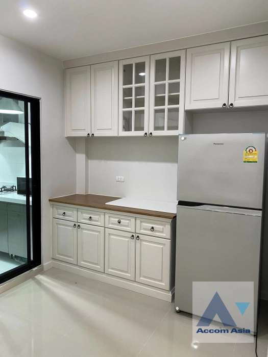 unit 3 Bedrooms  House For Rent in Pattanakarn, Bangkok  (AA41356)
