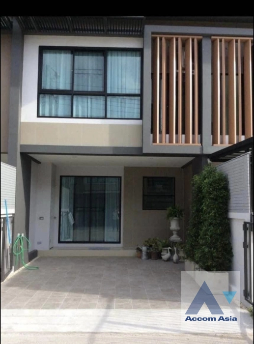 unit 3 Bedrooms  House For Rent in Pattanakarn, Bangkok  (AA41356)