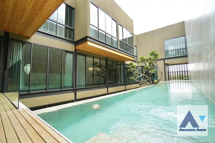  2  4 br House for rent and sale in Lat Phrao ,Bangkok MRT Lat Phrao AA41357