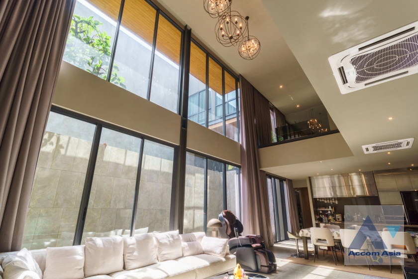 5  4 br House for rent and sale in Lat Phrao ,Bangkok MRT Lat Phrao AA41357