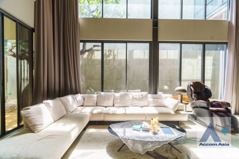 6  4 br House for rent and sale in Lat Phrao ,Bangkok MRT Lat Phrao AA41357