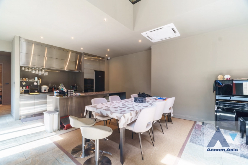 8  4 br House for rent and sale in Lat Phrao ,Bangkok MRT Lat Phrao AA41357