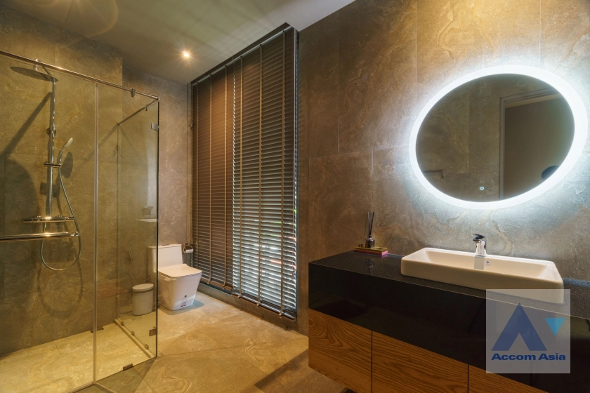 24  4 br House for rent and sale in Lat Phrao ,Bangkok MRT Lat Phrao AA41357