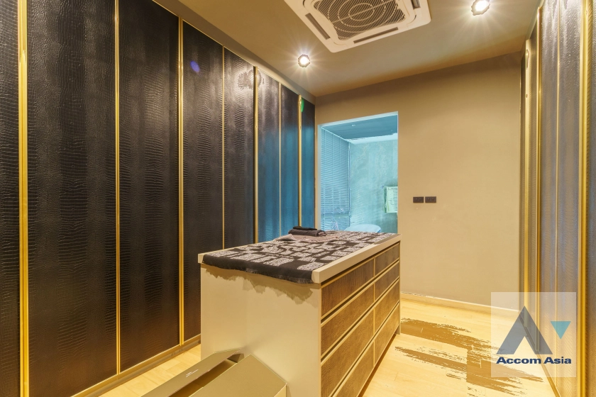 33  4 br House for rent and sale in Lat Phrao ,Bangkok MRT Lat Phrao AA41357