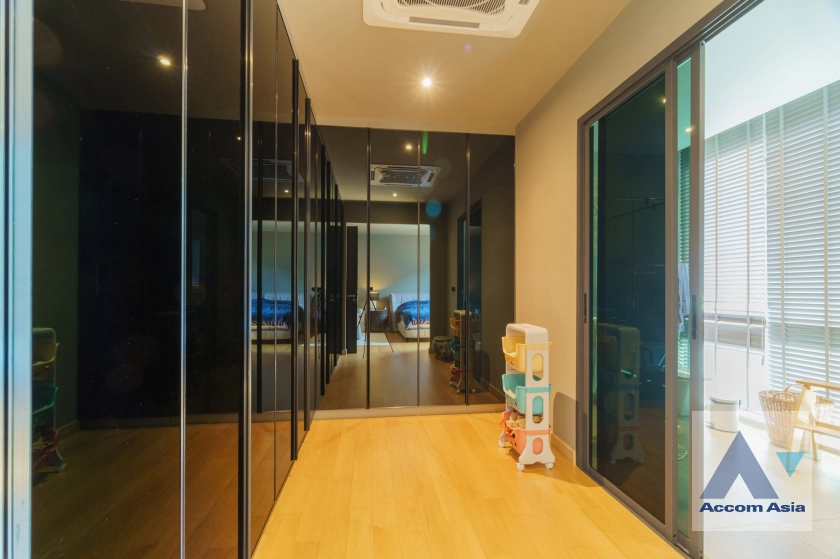 40  4 br House for rent and sale in Lat Phrao ,Bangkok MRT Lat Phrao AA41357