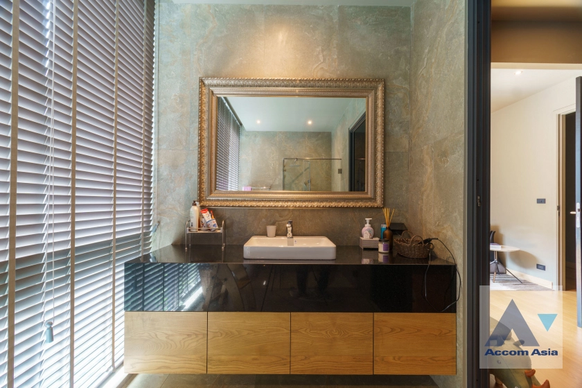 42  4 br House for rent and sale in Lat Phrao ,Bangkok MRT Lat Phrao AA41357