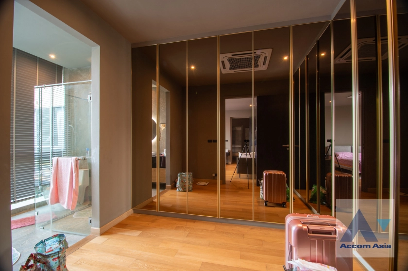 45  4 br House for rent and sale in Lat Phrao ,Bangkok MRT Lat Phrao AA41357