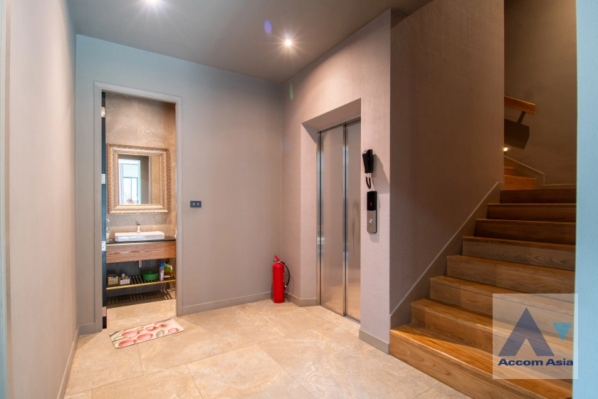 13  4 br House for rent and sale in Lat Phrao ,Bangkok MRT Lat Phrao AA41357