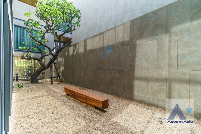 48  4 br House for rent and sale in Lat Phrao ,Bangkok MRT Lat Phrao AA41357