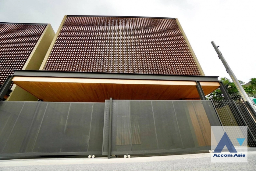 51  4 br House for rent and sale in Lat Phrao ,Bangkok MRT Lat Phrao AA41357