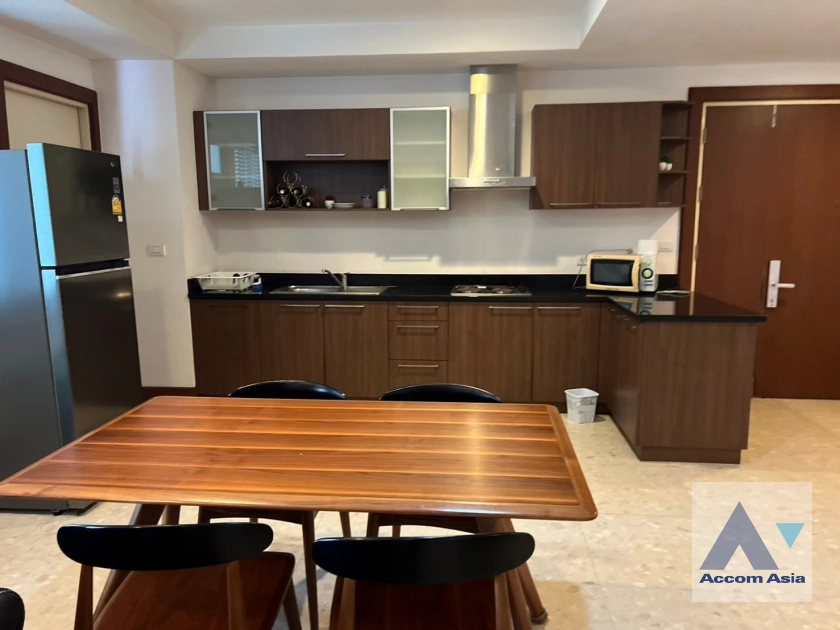 unit 3 Bedrooms  Condominium For Rent in Sukhumvit, Bangkok  near BTS Ekkamai (AA41360)
