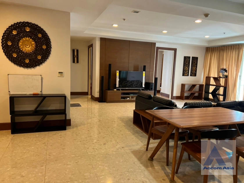 unit 3 Bedrooms  Condominium For Rent in Sukhumvit, Bangkok  near BTS Ekkamai (AA41360)