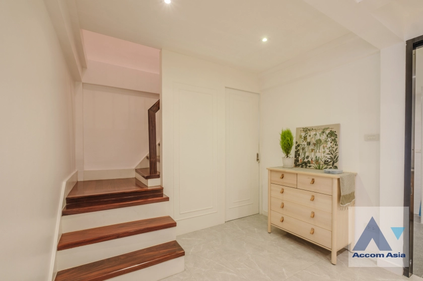 9  3 br Townhouse For Rent in Sukhumvit ,Bangkok BTS Phra khanong AA41379