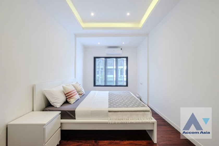 12  3 br Townhouse For Rent in Sukhumvit ,Bangkok BTS Phra khanong AA41379