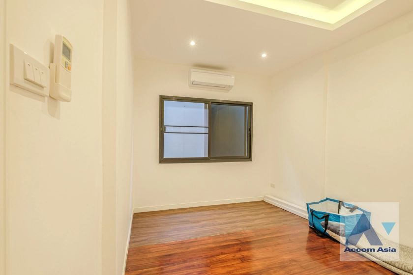 16  3 br Townhouse For Rent in Sukhumvit ,Bangkok BTS Phra khanong AA41379