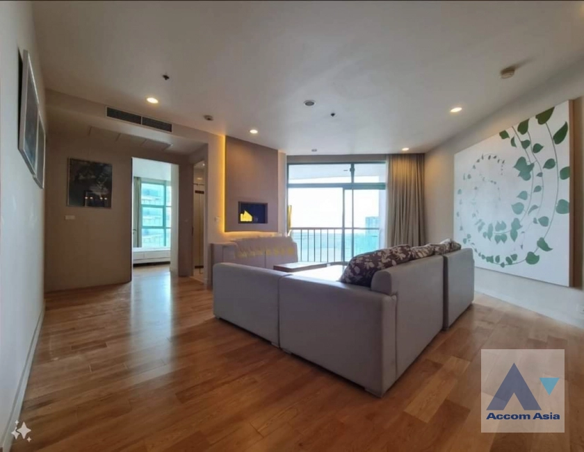 unit 2 Bedrooms  Condominium For Rent in Rama 3, Bangkok  near BTS Saphan Taksin (AA41389)