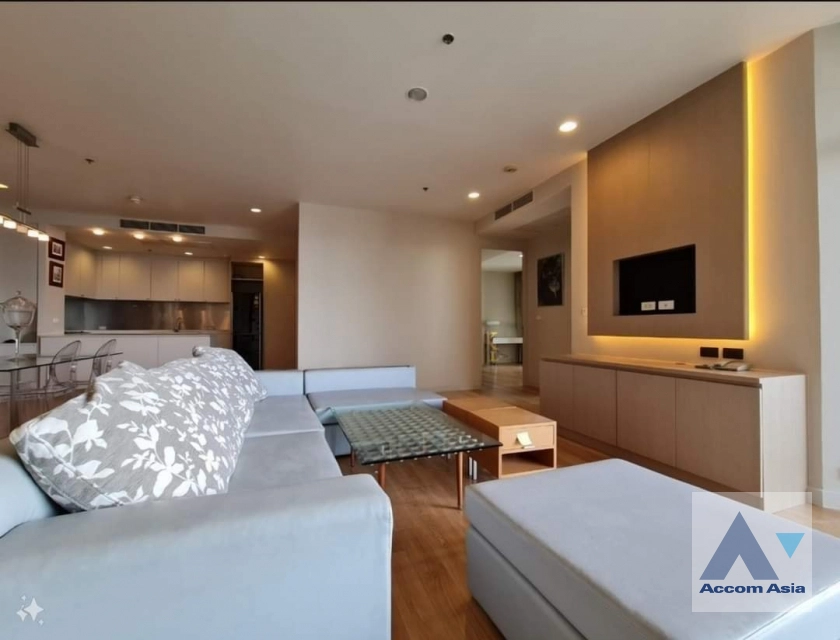 unit 2 Bedrooms  Condominium For Rent in Rama 3, Bangkok  near BTS Saphan Taksin (AA41389)